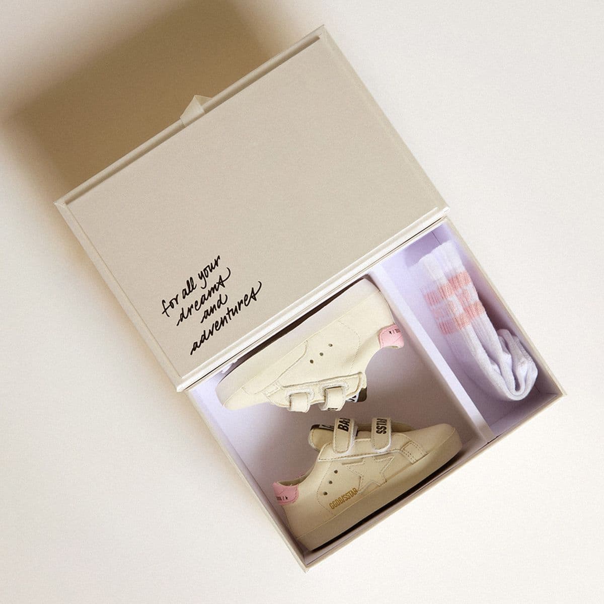 kids-sneakers-set-with-pack