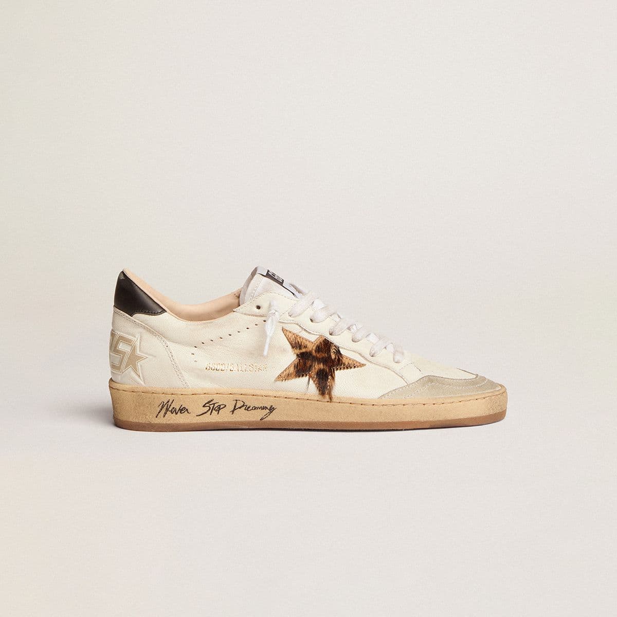 white-leather-ball-star-with-leo-star